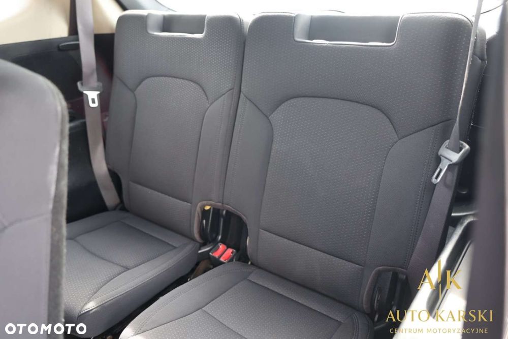 Kia Carens - 35