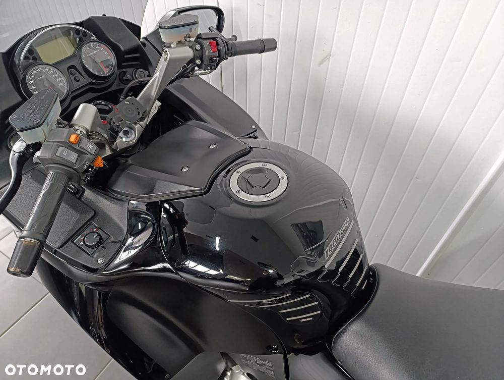 Kawasaki GTR - 12