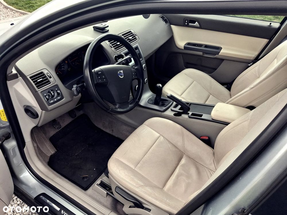 Volvo S40 1.8 Momentum - 16