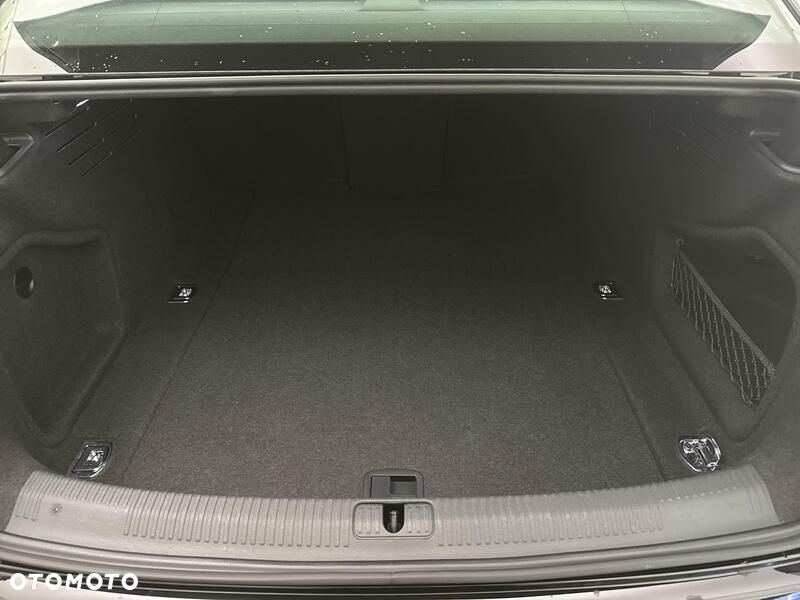 Audi A4 Limousine - 23