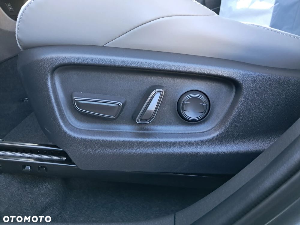 Toyota C-HR+ 77kWh 4x4 Executive - 28