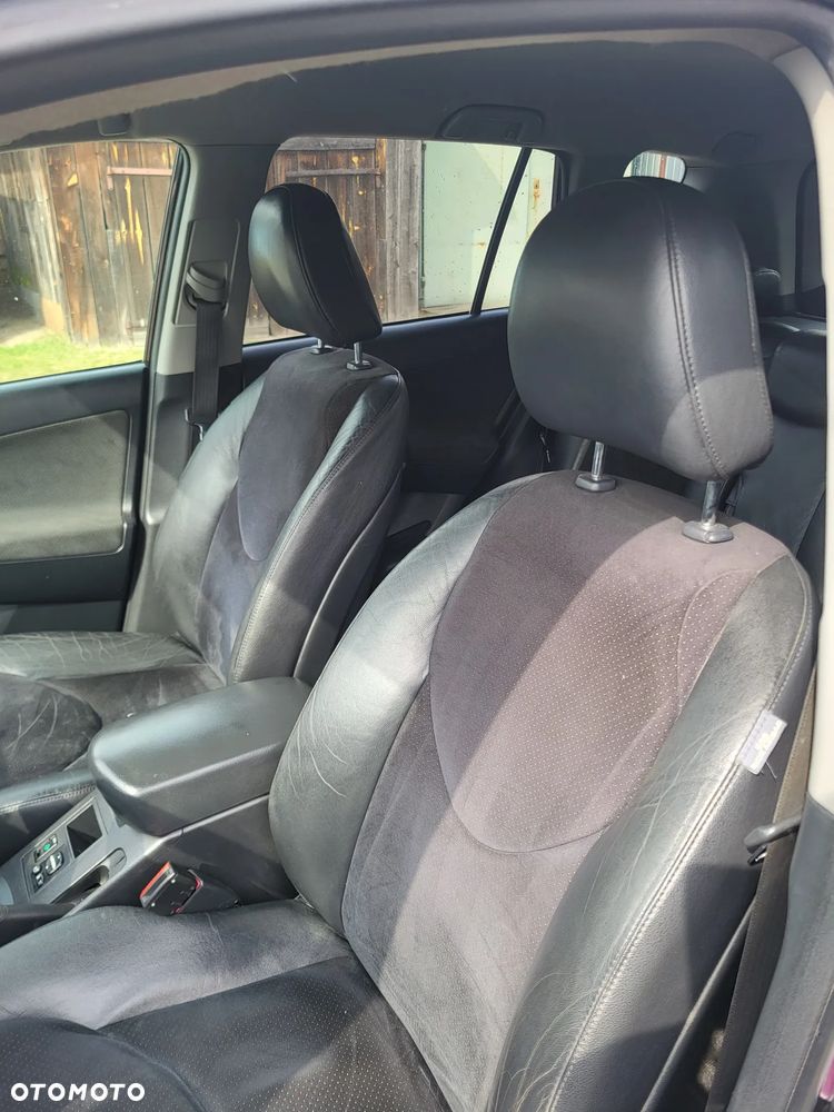 Toyota RAV4 2.2 D-4D Sol - 12