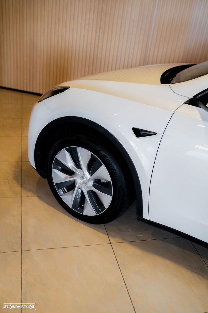 Tesla Model Y Long Range Dual Motor AWD - 45