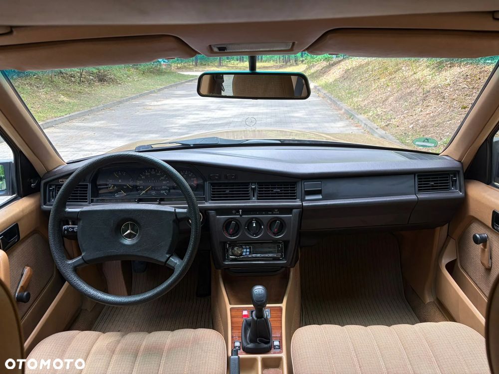 Mercedes-Benz W201 (190) - 19