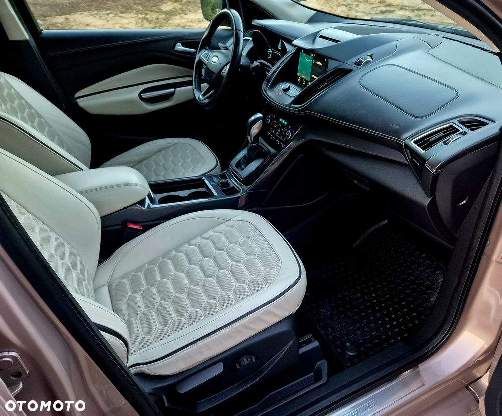 Ford Kuga 2.0 TDCi 4x4 Vignale - 26