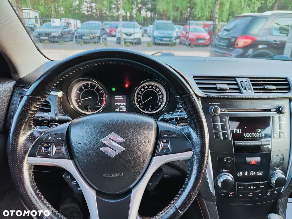 Suzuki Kizashi 2.4 4x4 CVT Sport - 23