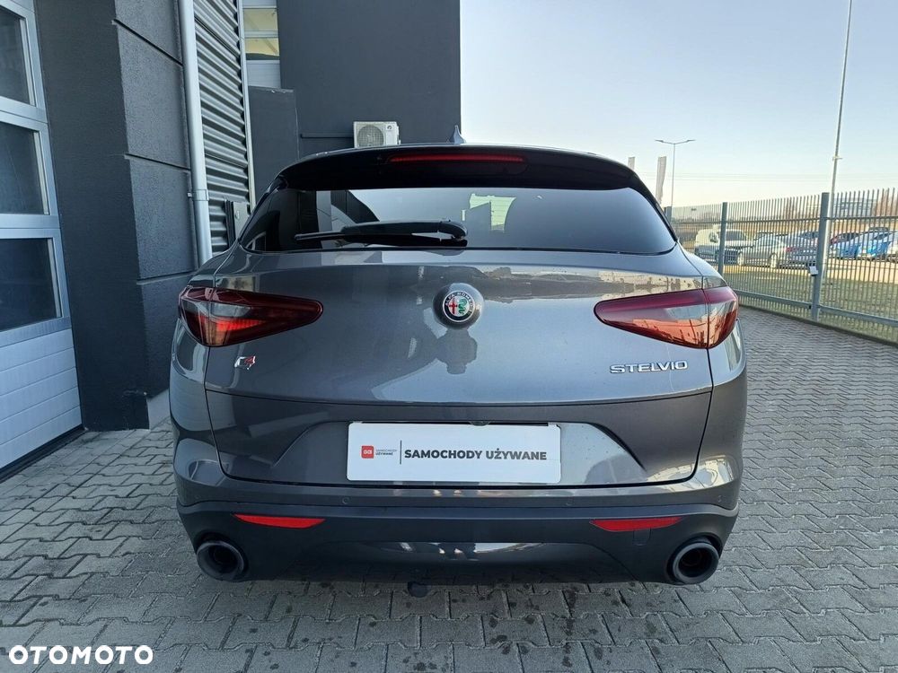 Alfa Romeo Stelvio 2.0 Turbo Sprint Q4 - 8