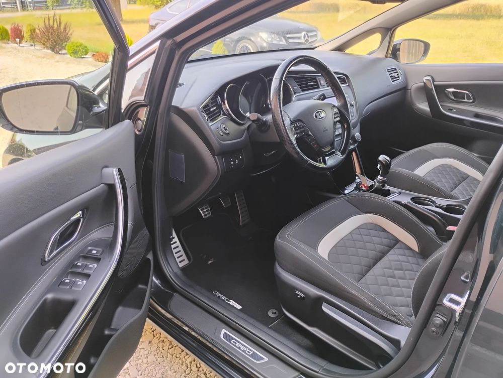 Kia Ceed 1.6 CRDi GT Line - 13