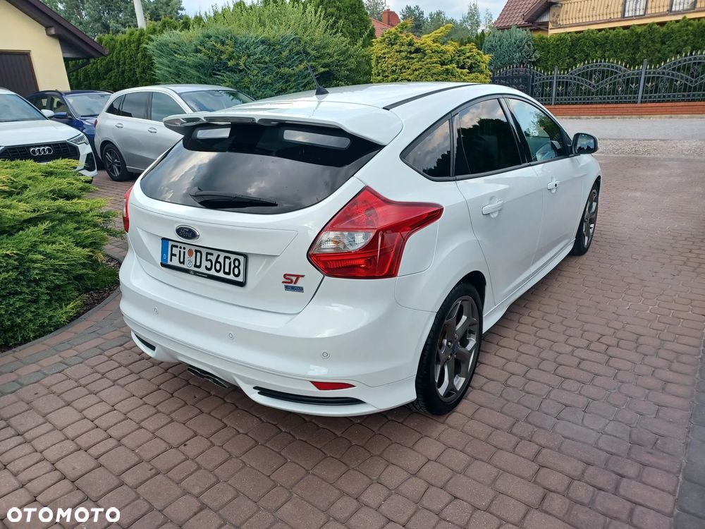 Ford Focus 2.0 EcoBoost ST mit Leder-Sport-Paket - 3