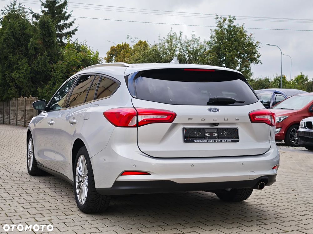 Ford Focus 1.5 EcoBlue Start-Stopp-System TITANIUM - 11