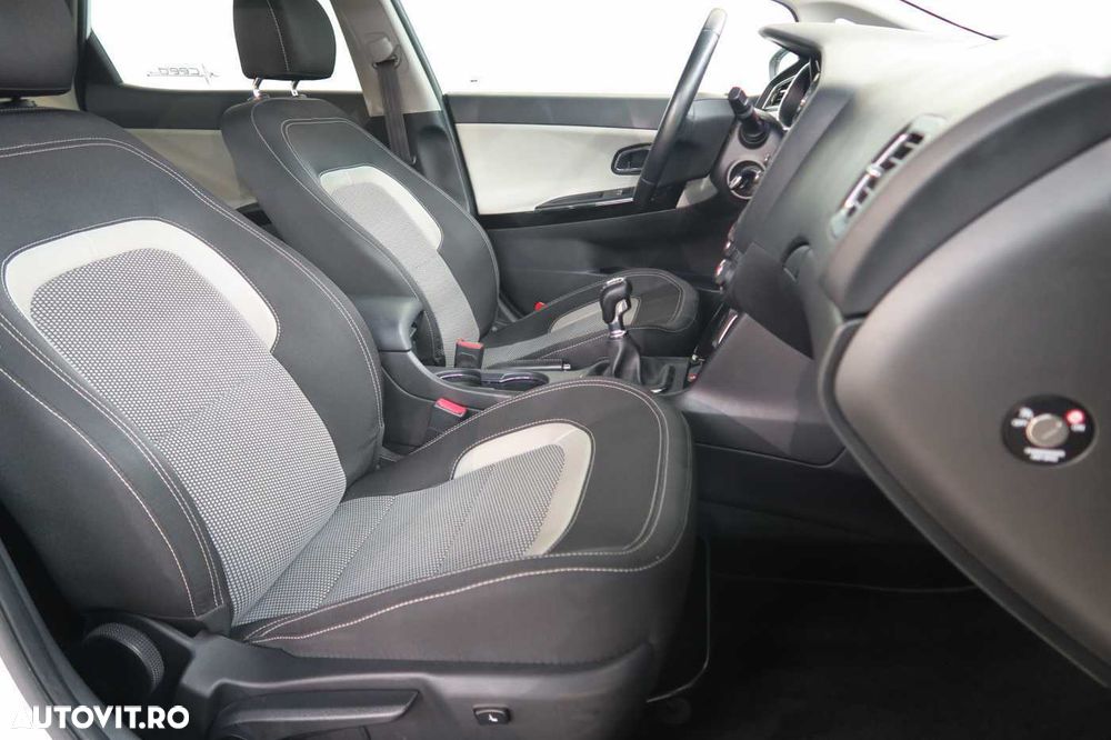 Kia Ceed 1.6 GDI Dream-Team Edition - 10