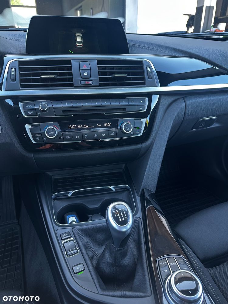 BMW Seria 3 320d - 14