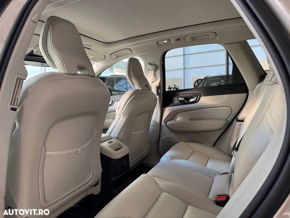 Volvo XC 60 Recharge T6 Twin Engine eAWD Inscription Expression - 14