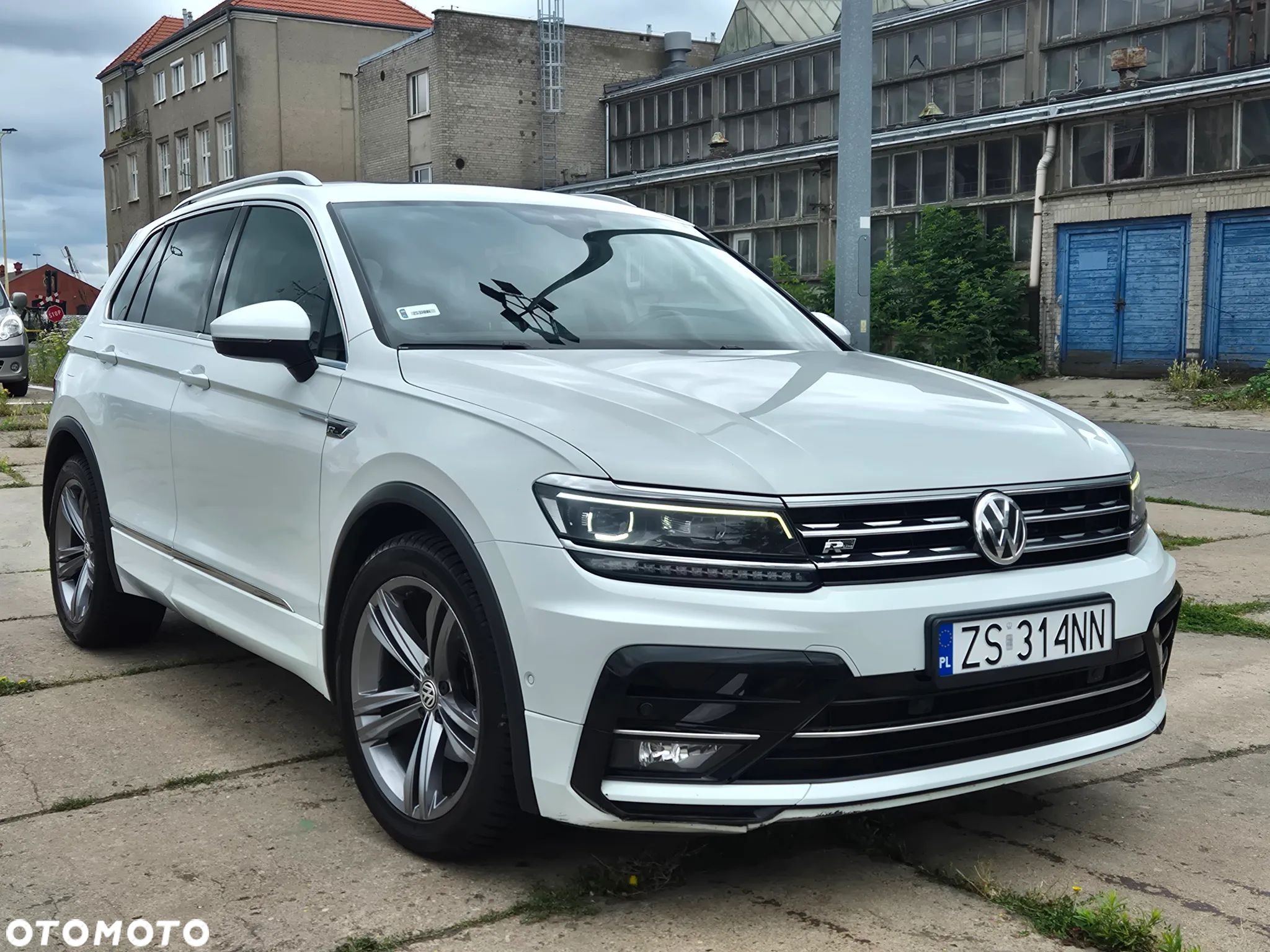 Volkswagen Tiguan - 1