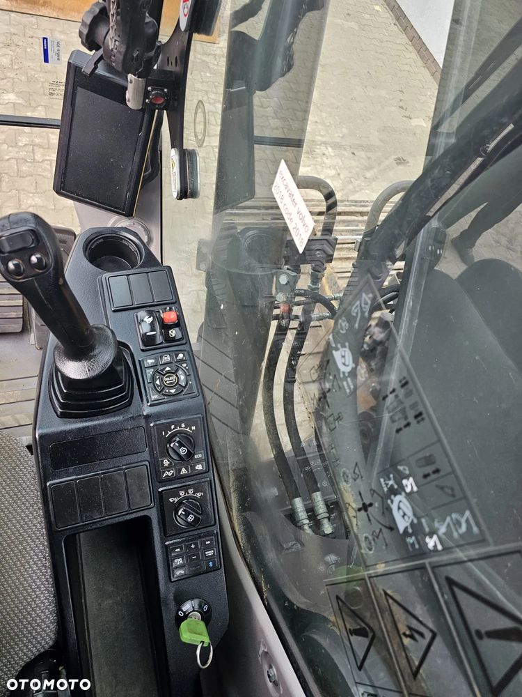 Volvo EC 220EL - 11