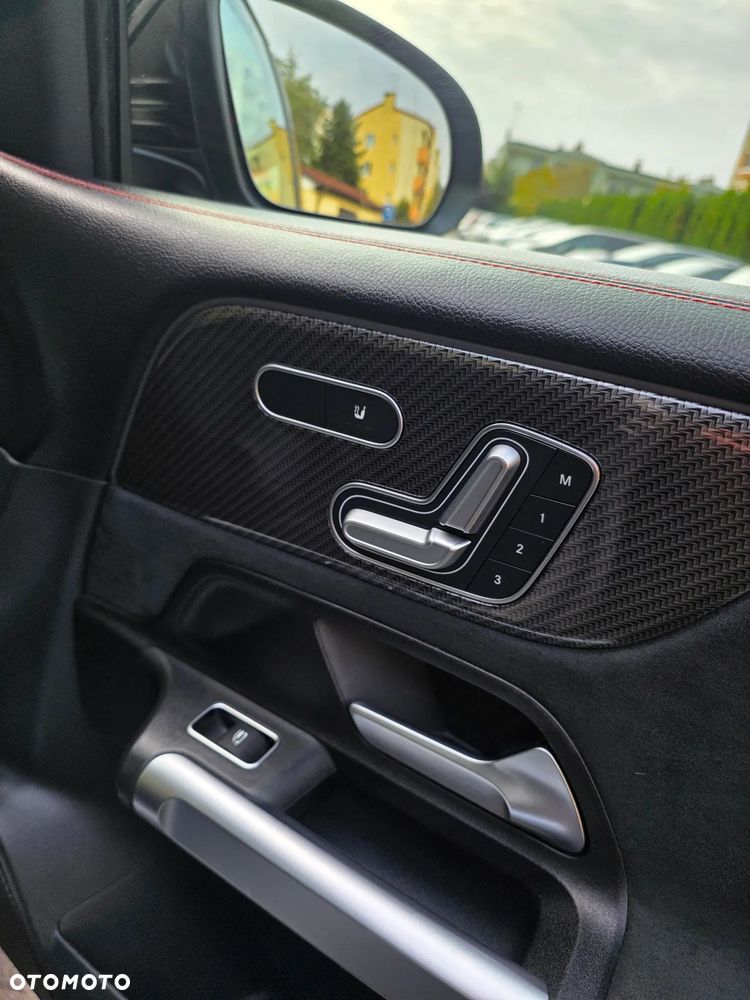 Mercedes-Benz GLB - 19