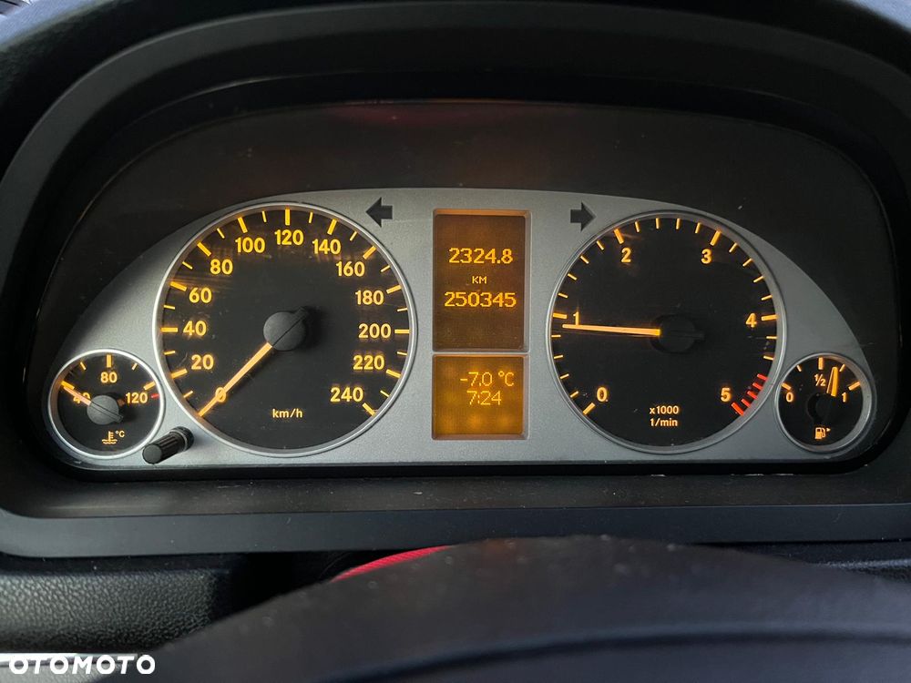 Mercedes-Benz Klasa B 180 CDI - 29