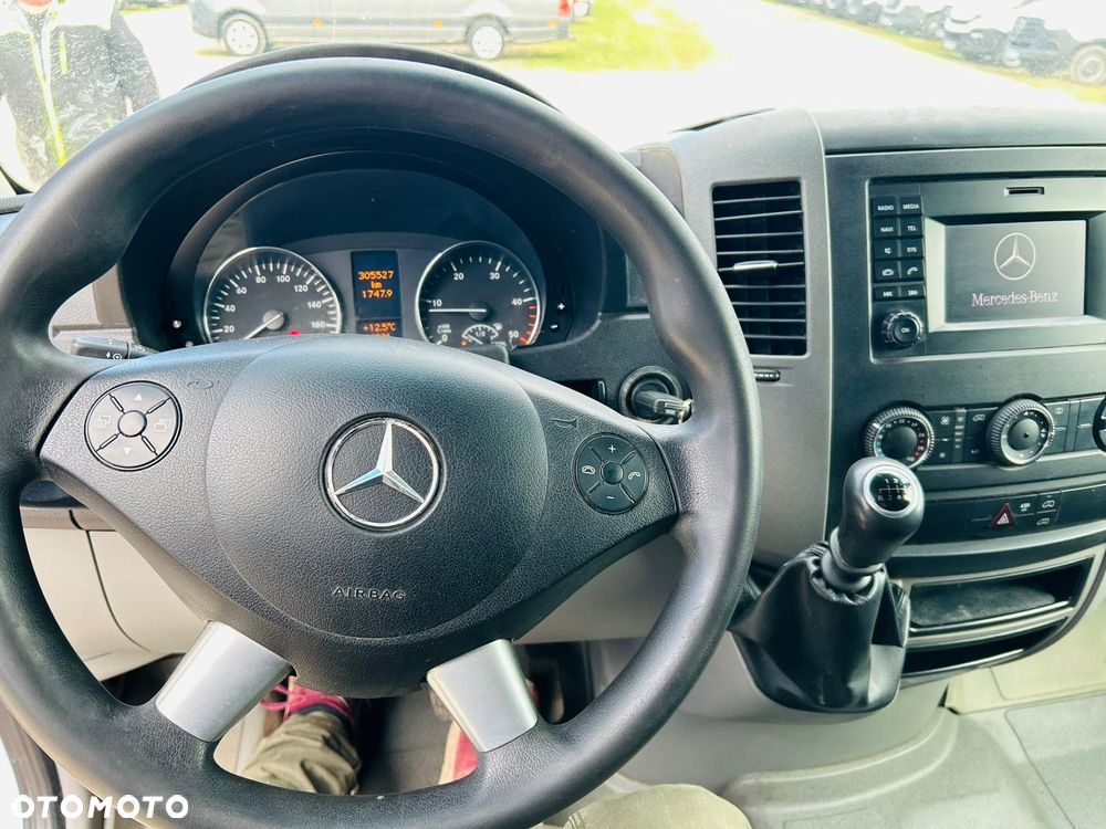 Mercedes-Benz Sprinter - 19