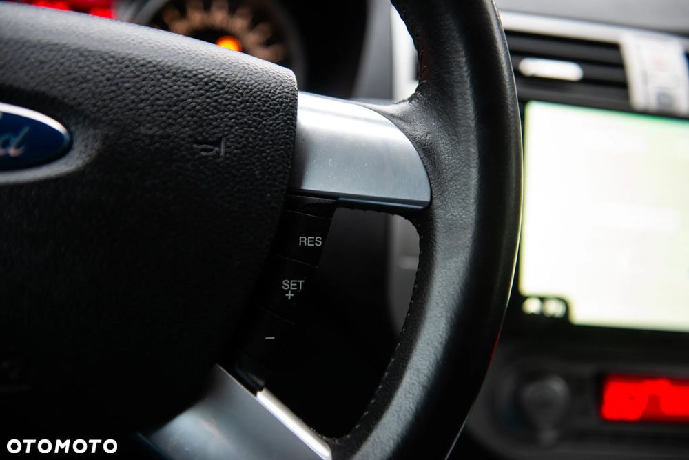 Ford Kuga 2.0 TDCi 4x4 Titanium - 29