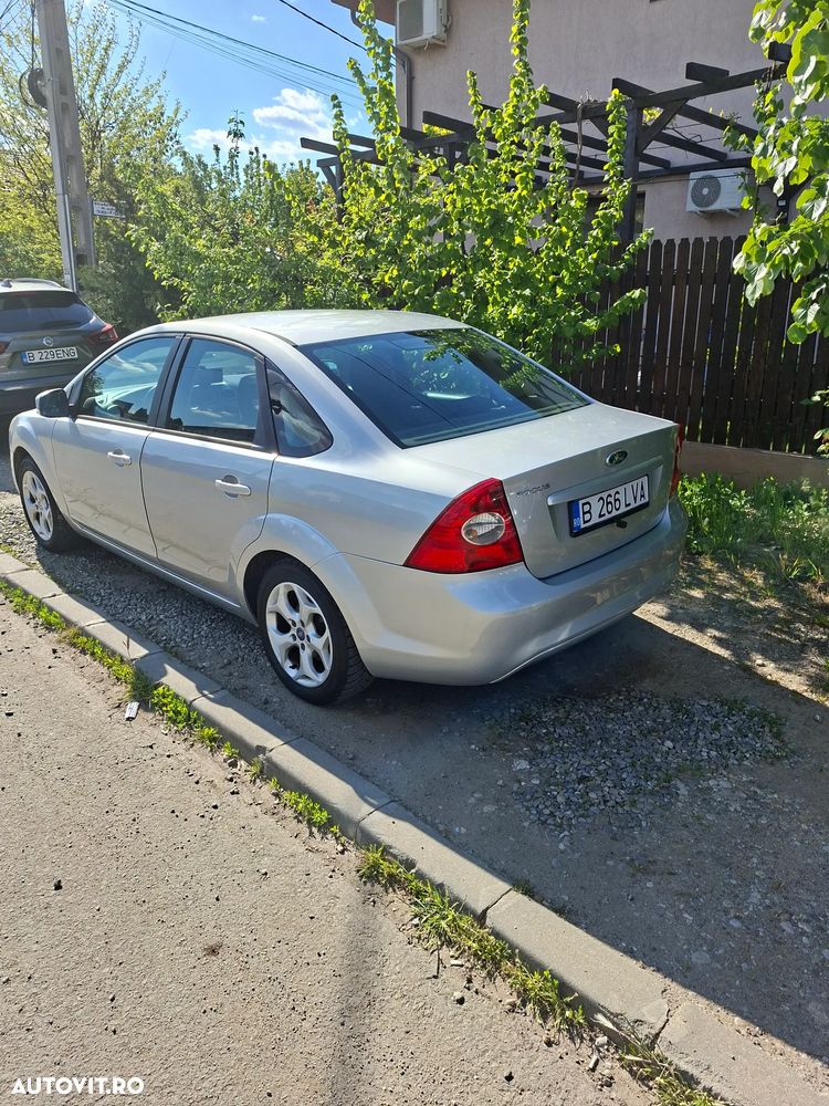 Ford Focus 1.6 Ambiente - 3