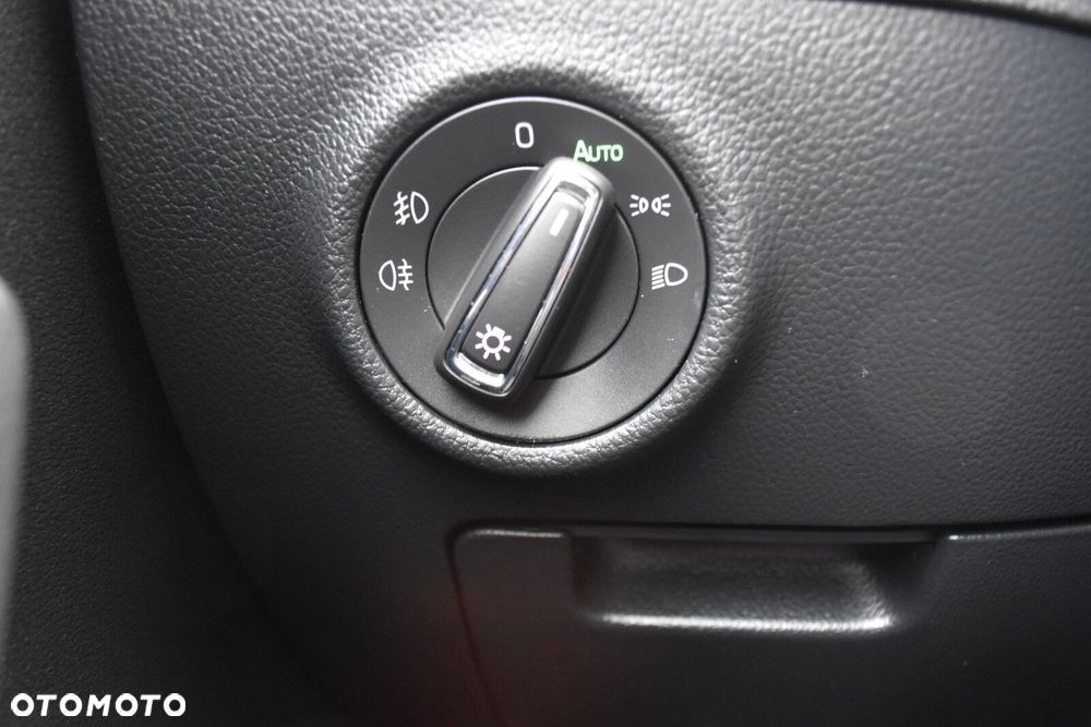 Skoda Superb 2.0 TDI Ambition - 27