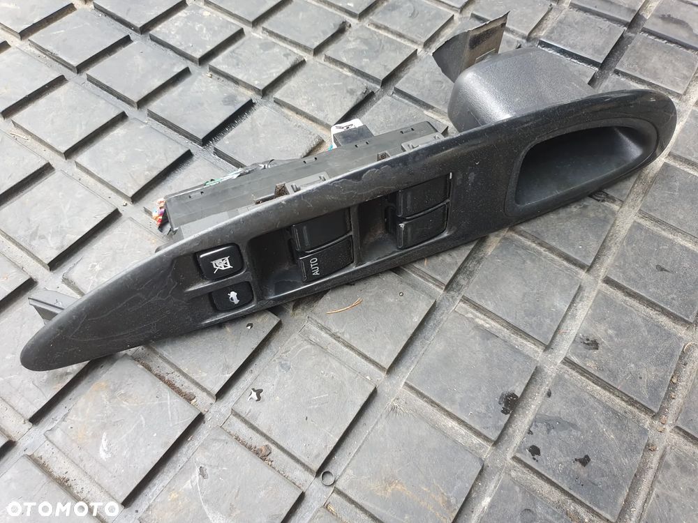 Nissan Primera P12 panel przełącznik szyb lewy przód 25401-AV640 EUROPA - 1