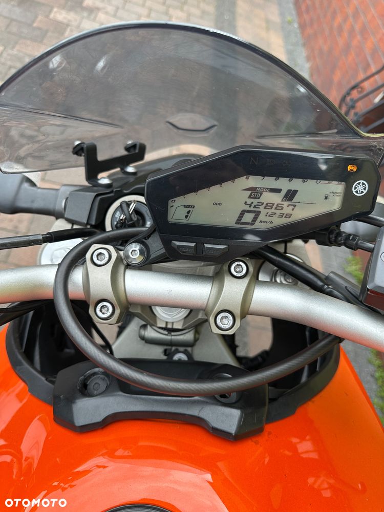 Yamaha MT - 12
