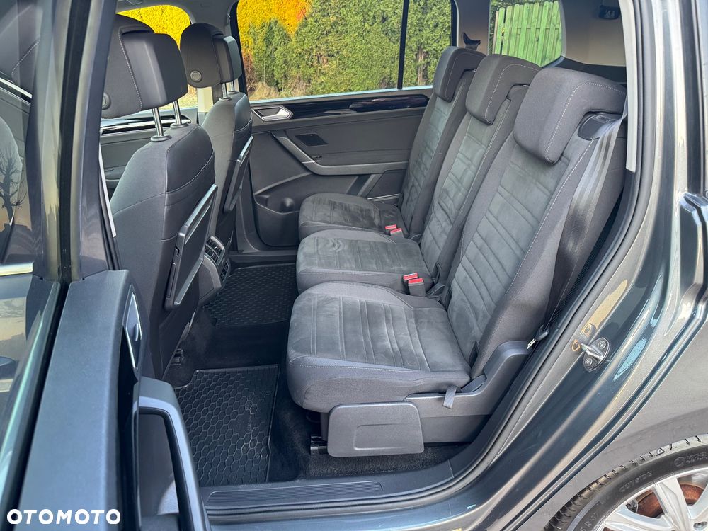 Volkswagen Touran - 24