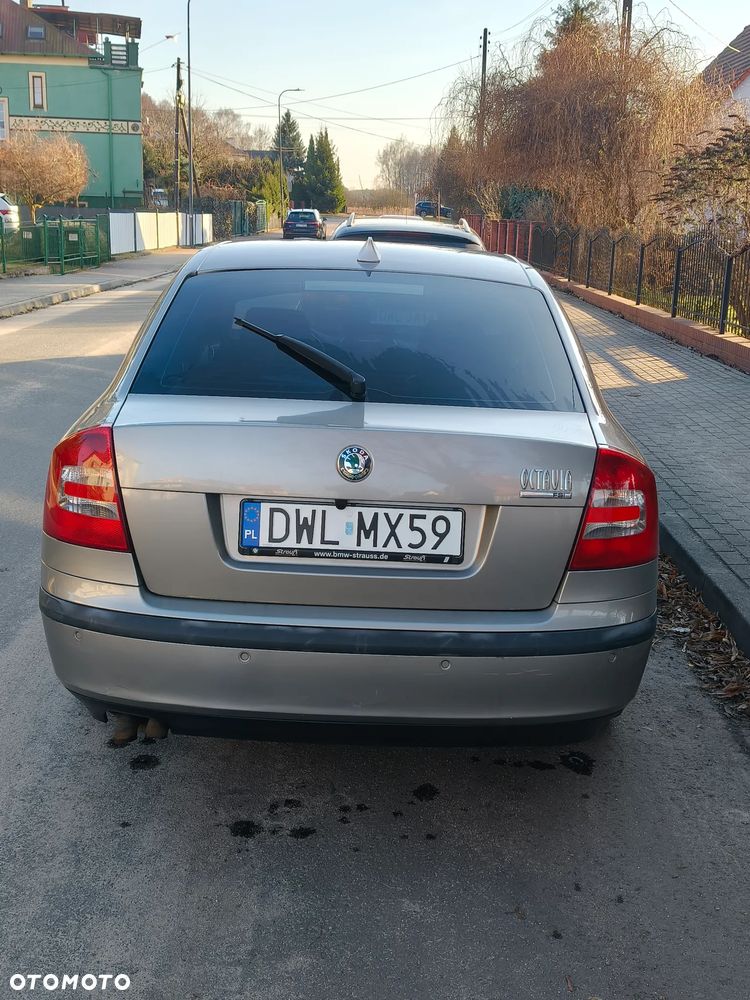 Skoda Octavia 2.0 FSI Elegance - 13