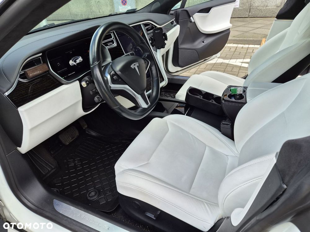Tesla Model S D - 8
