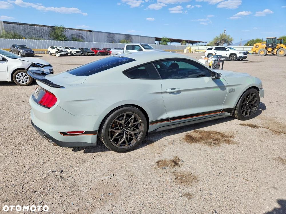 Ford Mustang - 4