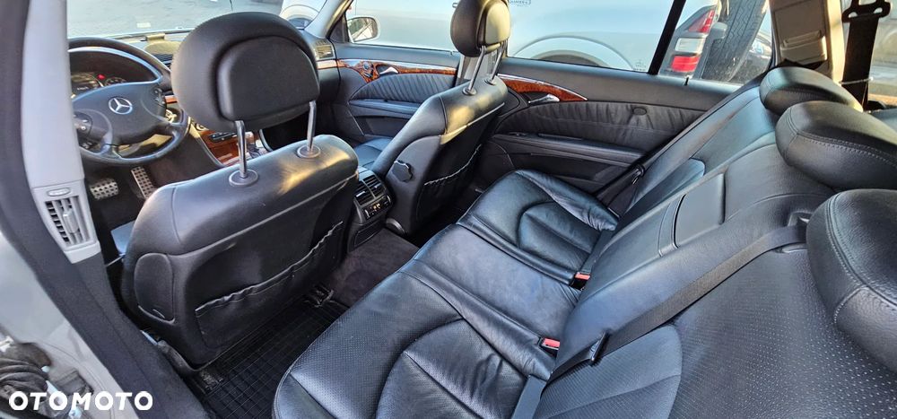 Mercedes-Benz Klasa E 500 4Matic Elegance Sport Edition - 13
