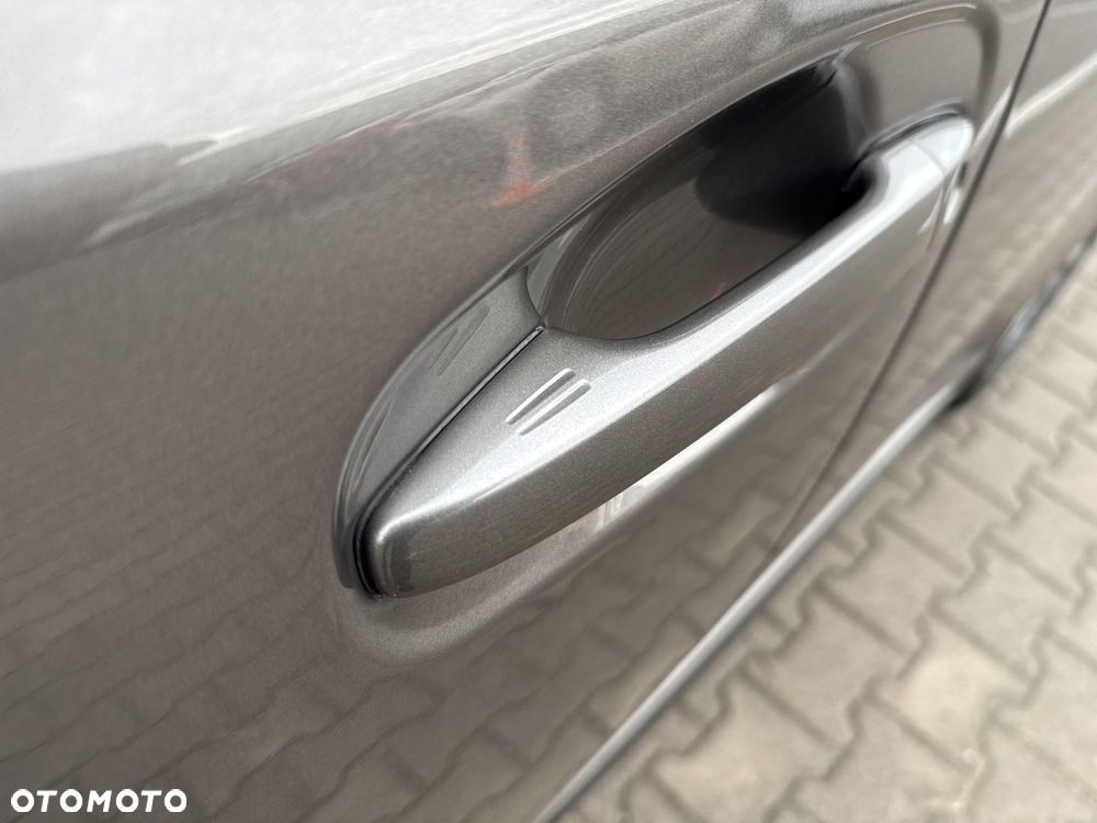 Toyota Avensis 1.8 Premium MS - 23