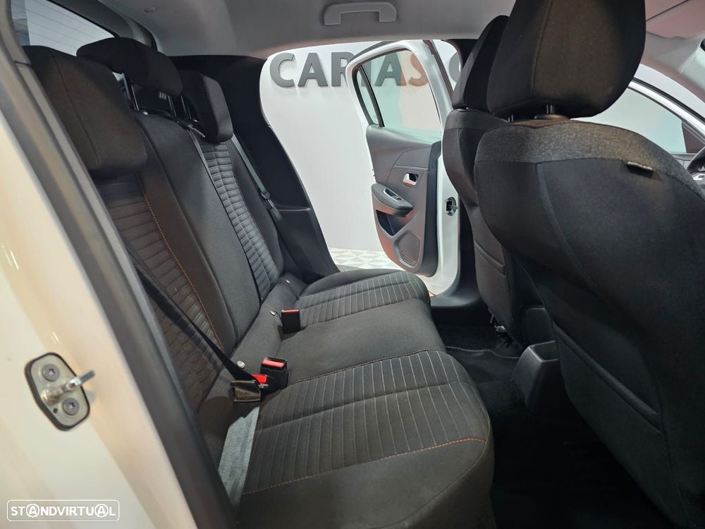 Peugeot 208 - 13