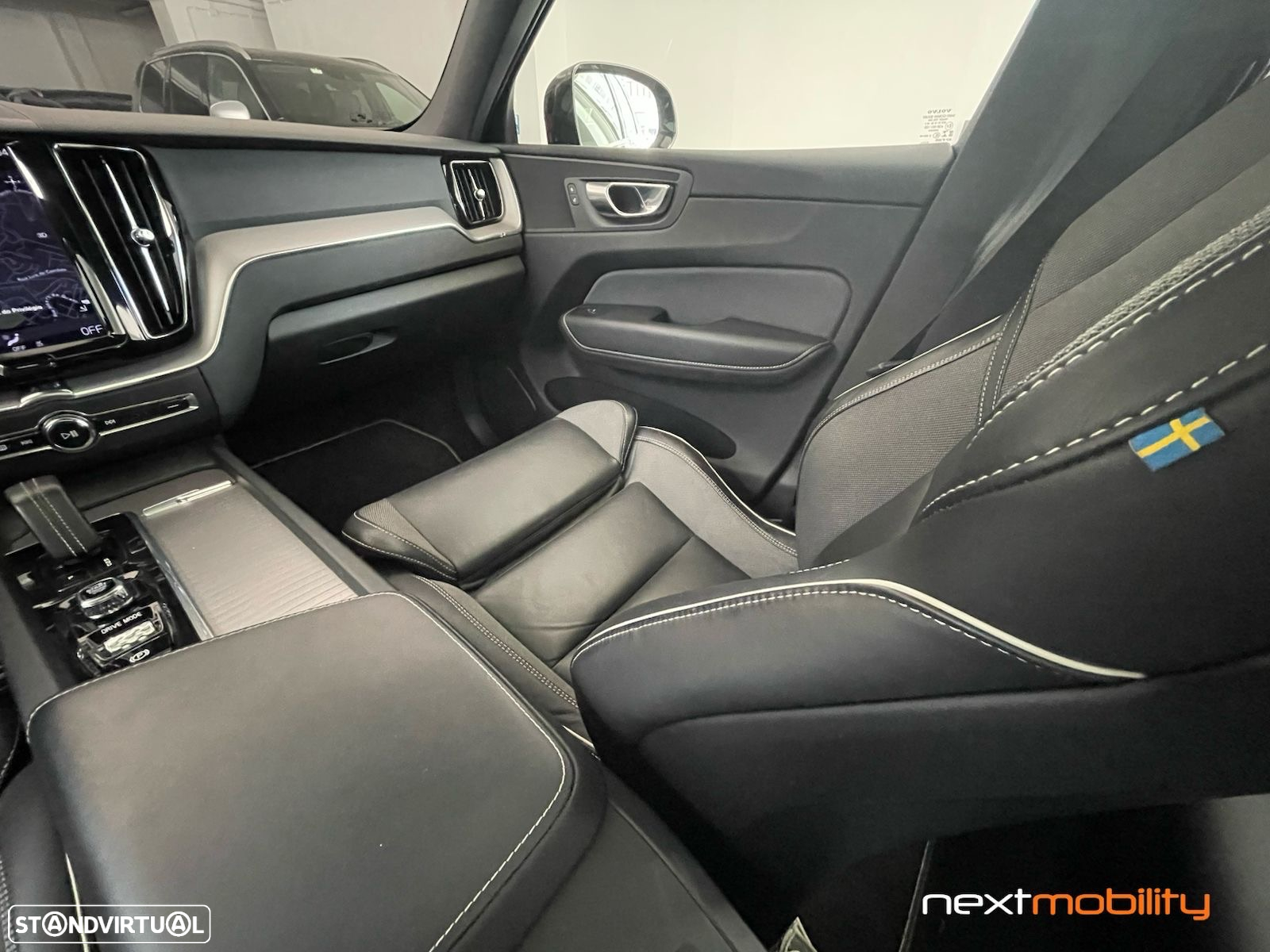 Volvo XC 60 2.0 T6 PHEV R-Design AWD - 13