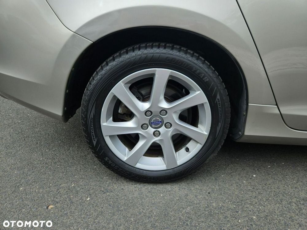 Volvo V60 D4 Momentum - 20