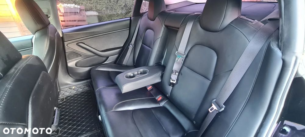 Tesla Model 3 - 16