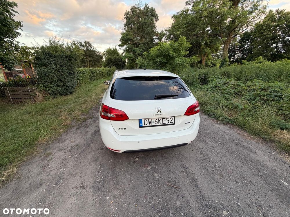 Peugeot 308 1.6 BlueHDi Allure S&S - 18