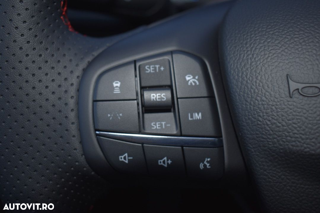 Ford Kuga - 23