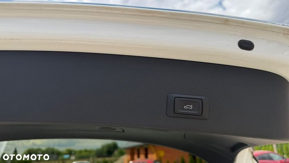 Audi A6 Avant 2.0 TDI Ultra S tronic - 17