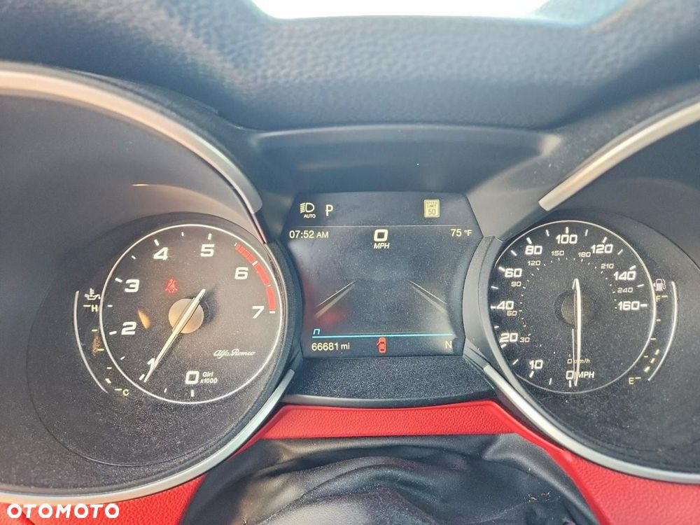 Alfa Romeo Stelvio 2.0 Turbo TI Q4 - 9