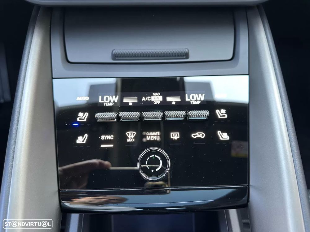Porsche Macan Electric Turbo - 59