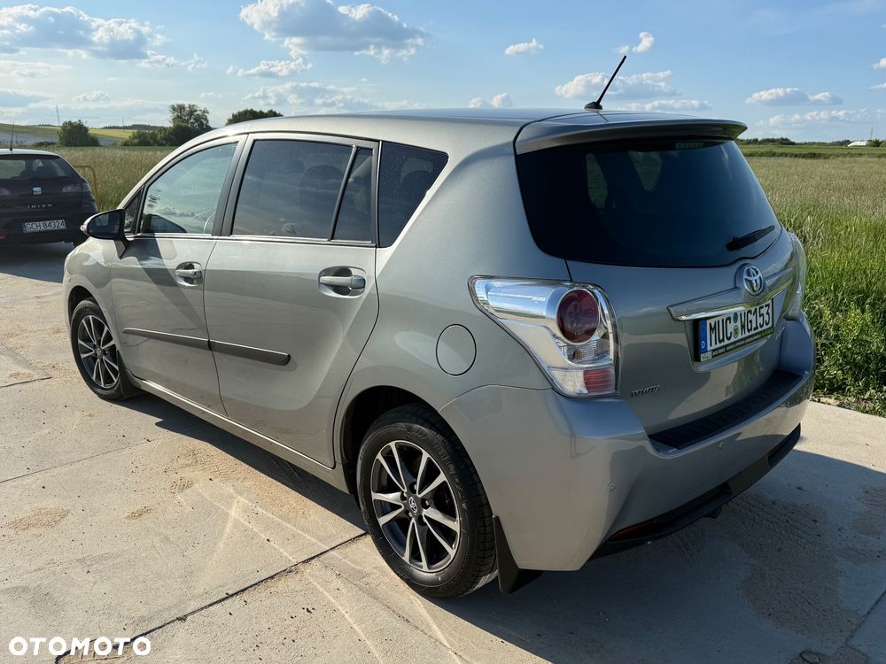 Toyota Verso 2.0 D-4D 5-Sitzer Executive - 4