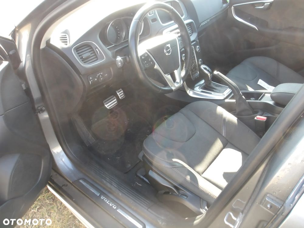 Volvo V40 T3 Drive-E Momentum - 6