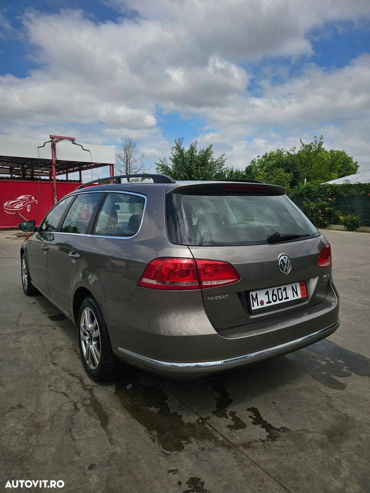 Volkswagen Passat 2.0 TDI DSG BlueMotion Technology Comfortline - 4