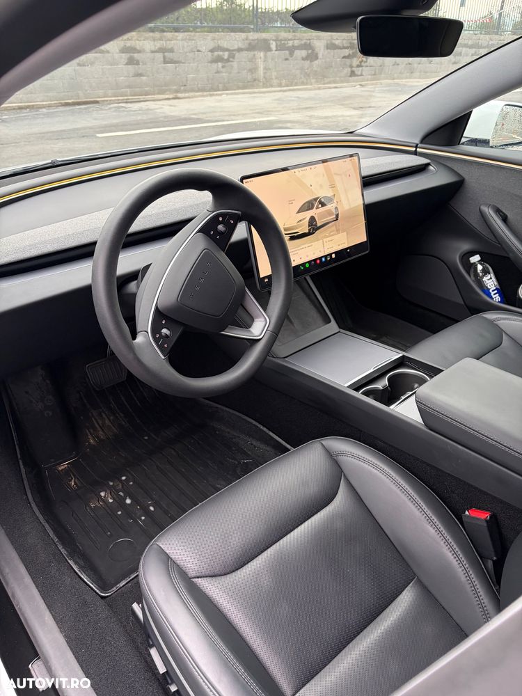 Tesla Model 3 - 6