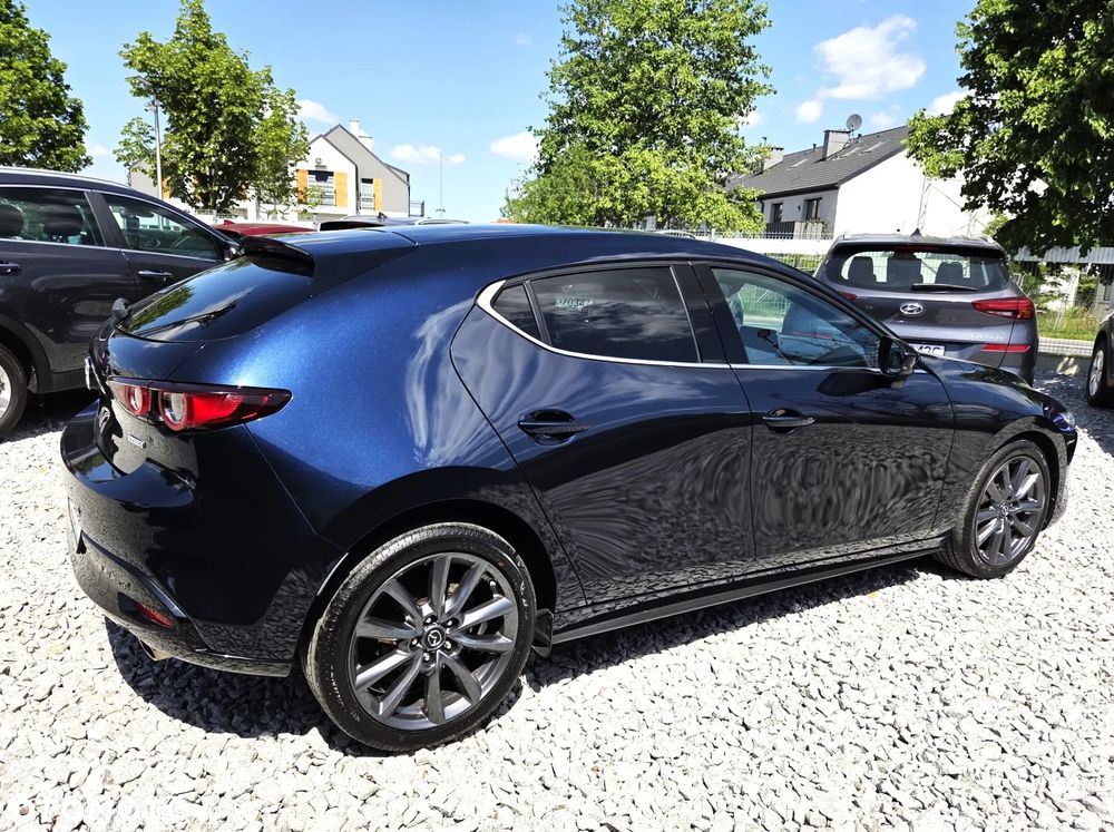 Mazda 3 2.0 mHEV Hikari - 11