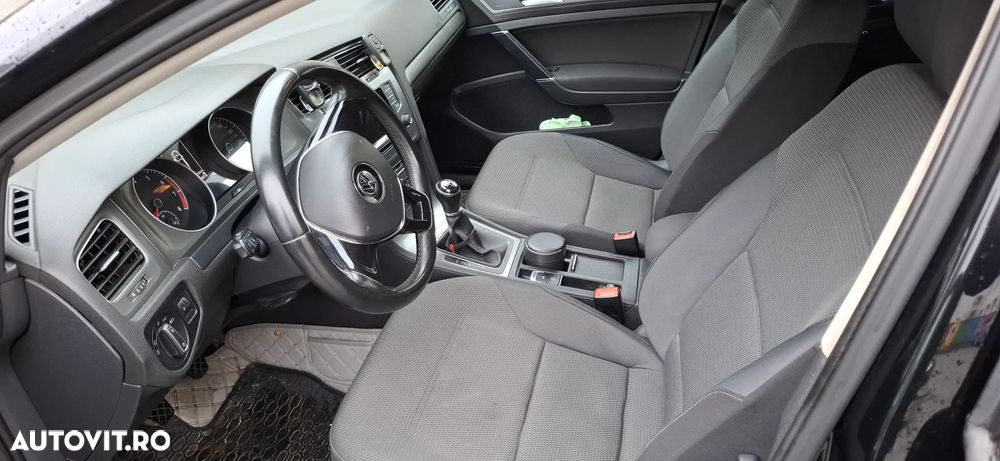 Volkswagen Golf - 11