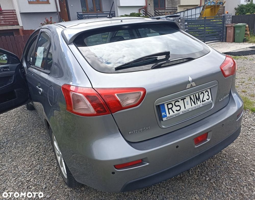 Mitsubishi Lancer 1.6 Invite - 12