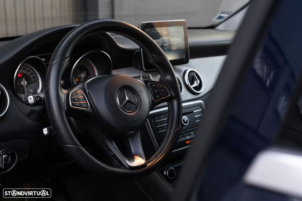 Mercedes-Benz GLA 200 - 9